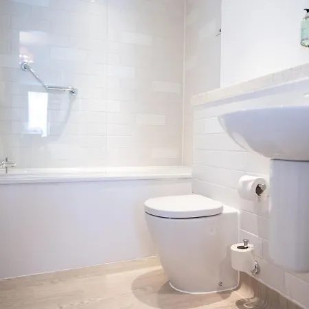 Hotel The White Lion By Innkeeper's Collection 4*