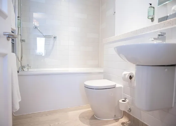 Hotel The White Lion By Innkeeper's Collection 4*